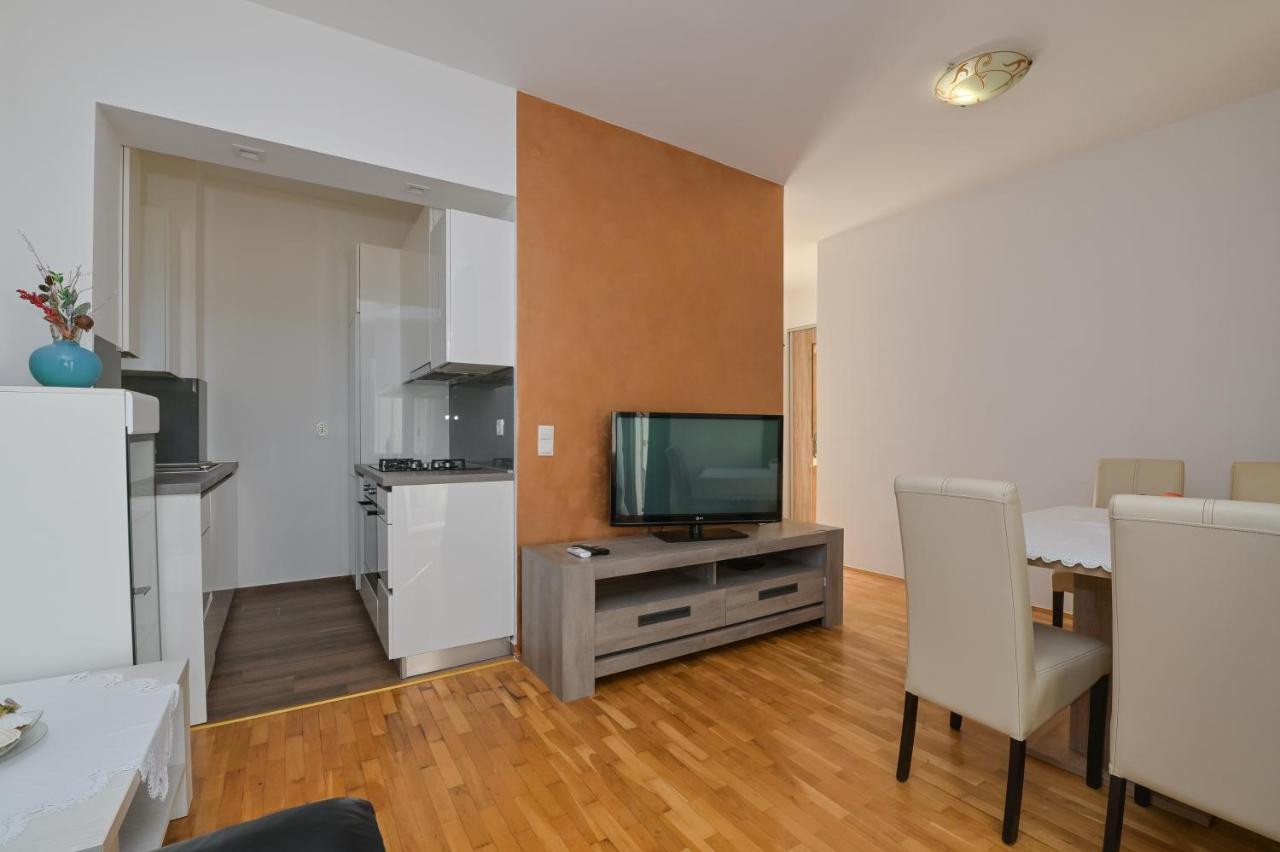 Apartment Center Ana Novalja Eksteriør billede